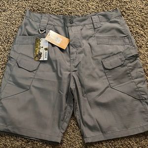 Men’s gray hiking/cargo shorts gray XL